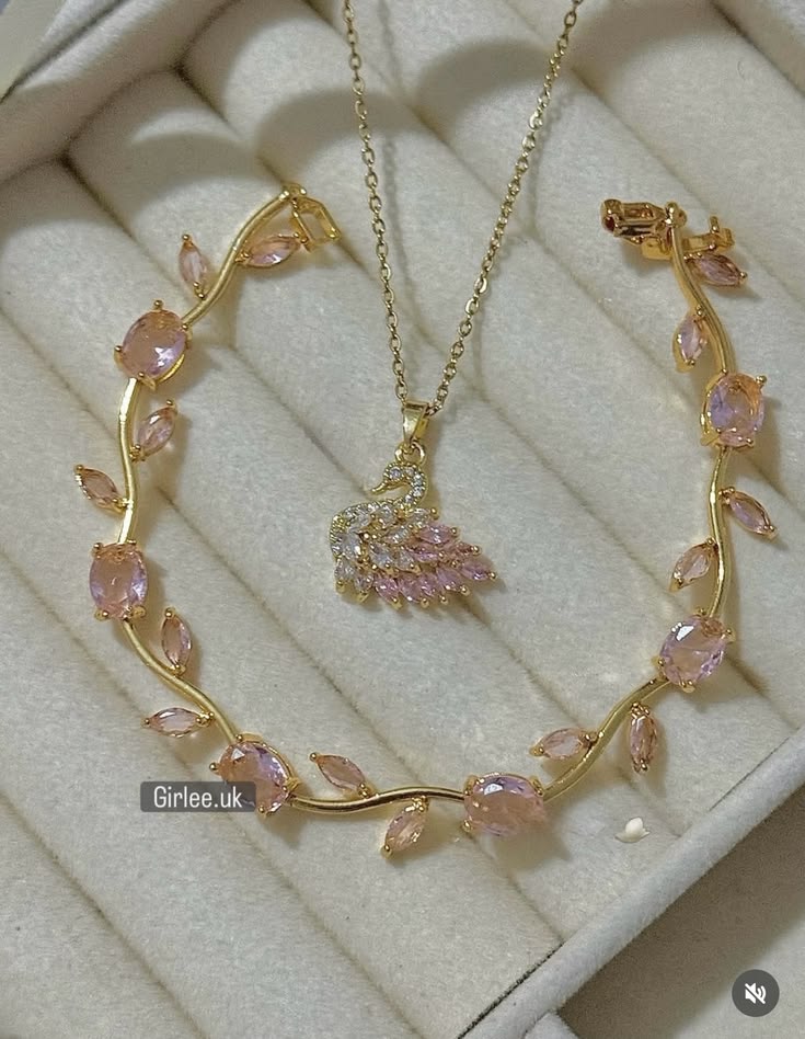 Deal#..Swan pandent+tulip bracelet
